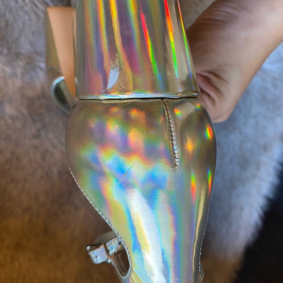 Holographic 9.5 platform sandal heels, Marc Fisher. - Picture 4 of 6